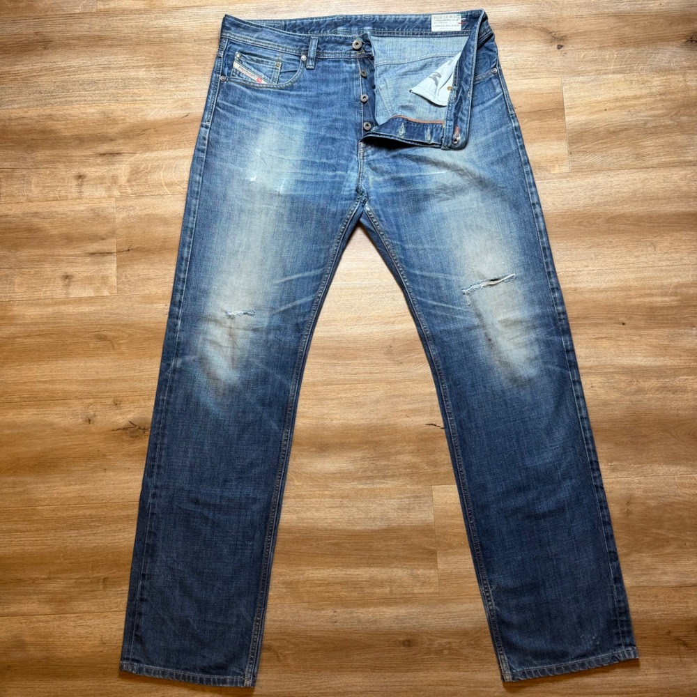 Diesel Larkee-Relaxed Jeans Mens 36x34 Blue Straight Leg 0074W Distressed Italy